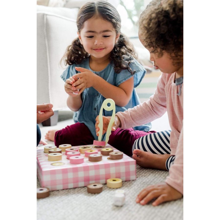 Peaceable Kingdom Busy Busy Bake Shop Cooperative Game, view 6